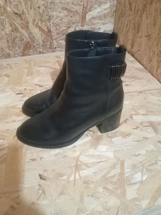 Продам женские сапоги