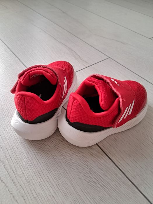 Adidasi adidas marimea 23