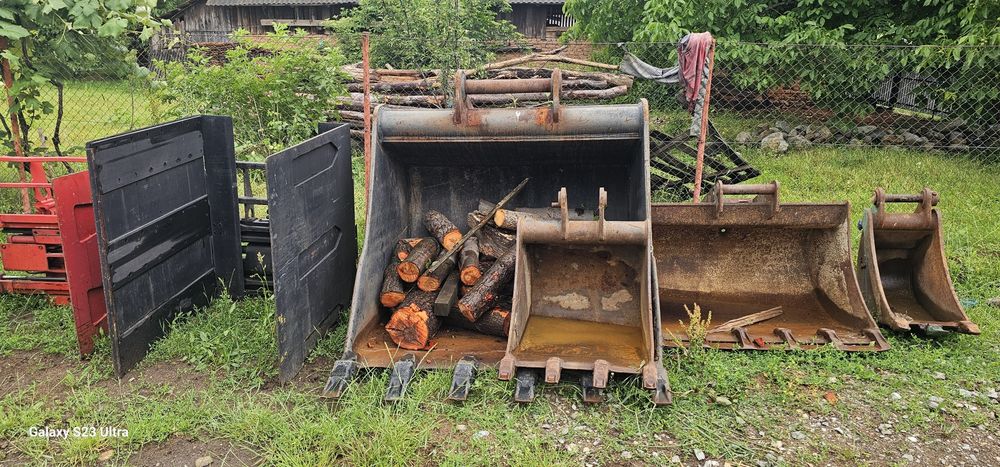 Vsnd  Cupe excavator si dizpozitive BALE CLAMP  pentru stivuitor