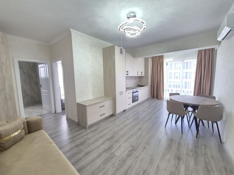 Închiriez apartament cu trei camere în bloc nou mobilat si utilat