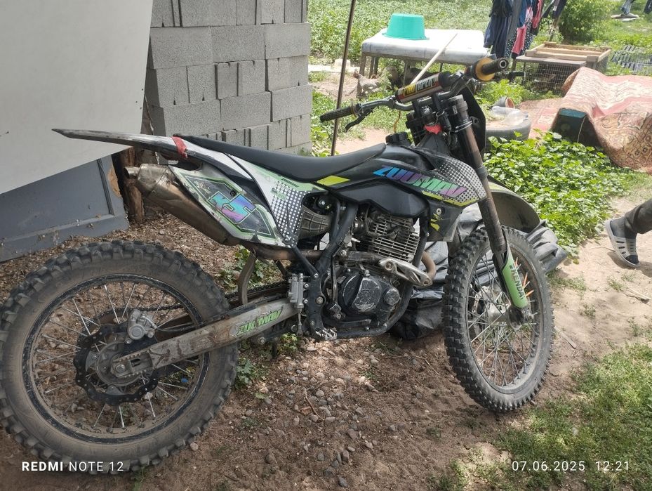 Продам эндуро 250 кубов