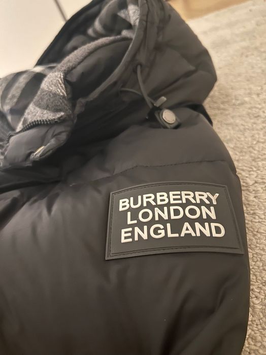 Geaca Burberry nouă full Neagra