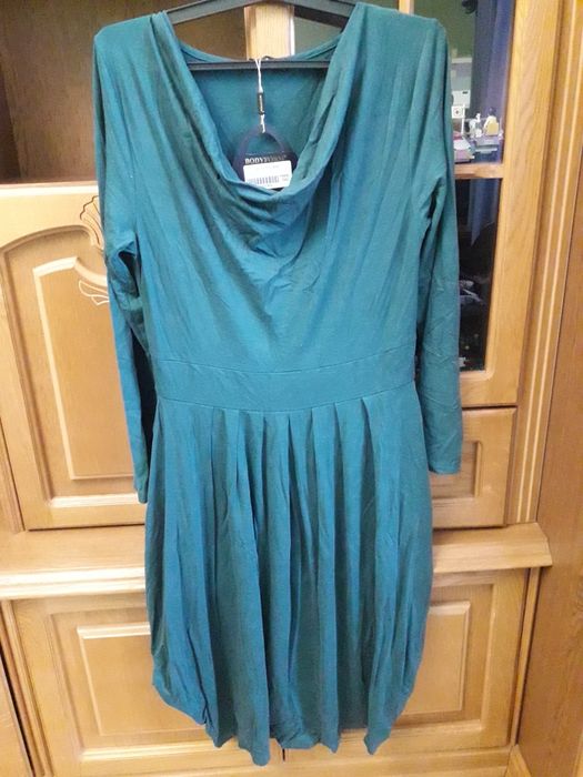 Нарядные платья для офиса и на выход в свет.