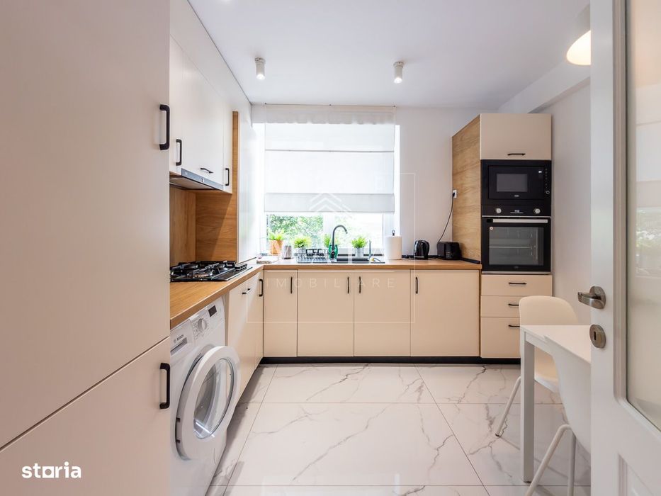 Apartament modern 3 camere de închiriat – Zona Ultracentrală-parcare