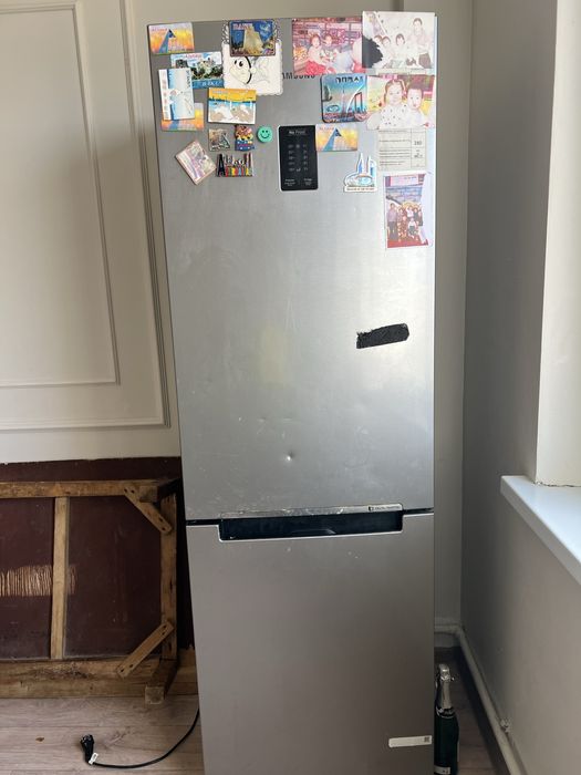 Холодилник Samsung с гарантии