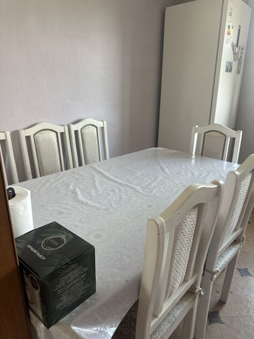 Продам стол, стулями