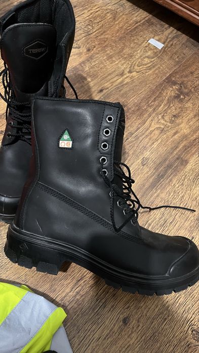 спец ботинок , сапог