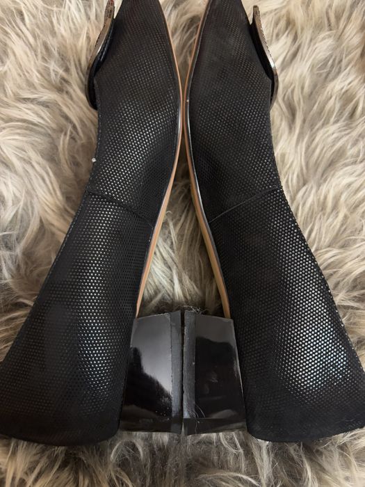 Pantofi din piele cu accesoriu argintiu