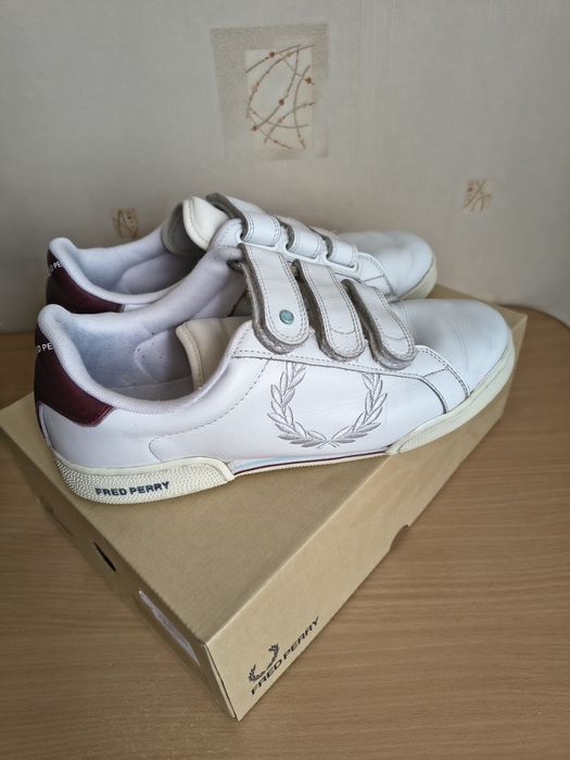Маратонки FRED PERRY номер 44.5