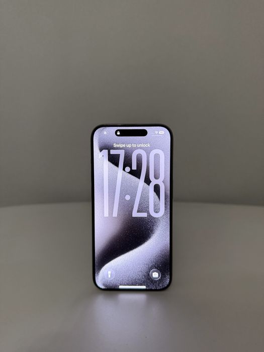 iPhone 15 Pro Natural Titanium в отличном состоянии