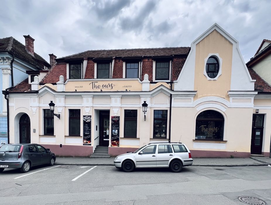 Imobil in centrul istoric al Mediasului pe 3 nivele renovat