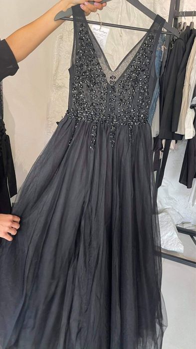 Официална черна рокля