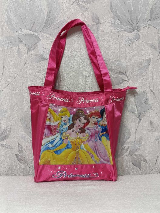 Розовая сумка для девочки.