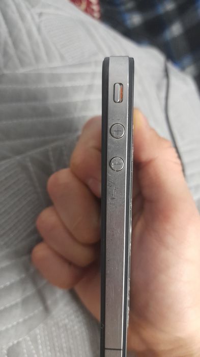 продается iphone 4s