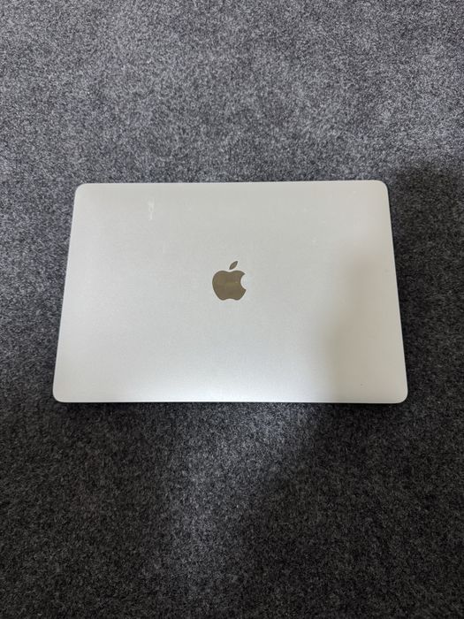 MacBook Pro 2,3 GHz Core i7 16 GB 3733MHz 13.3 дюмовый macOS 14.4.1