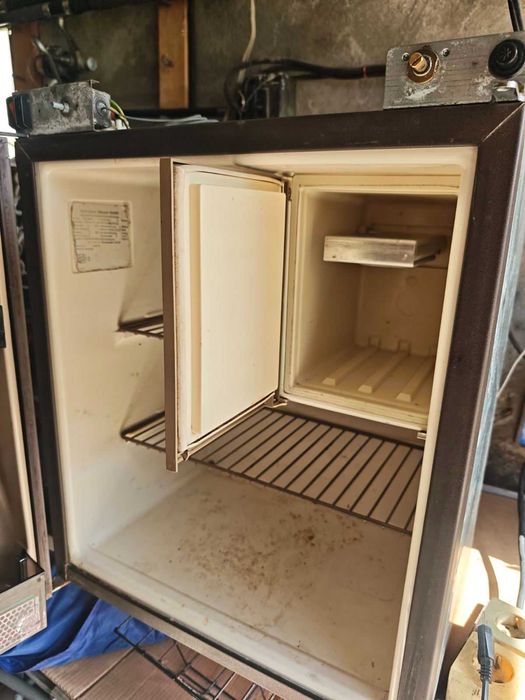 Газов хладилник за каравана и кемпер