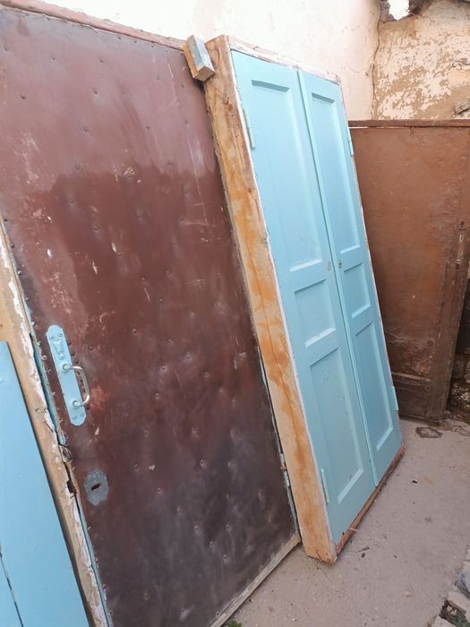 Деревянные двери и окна б/у