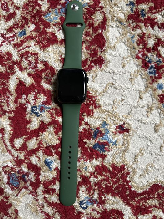 Продам Apple Watch 7