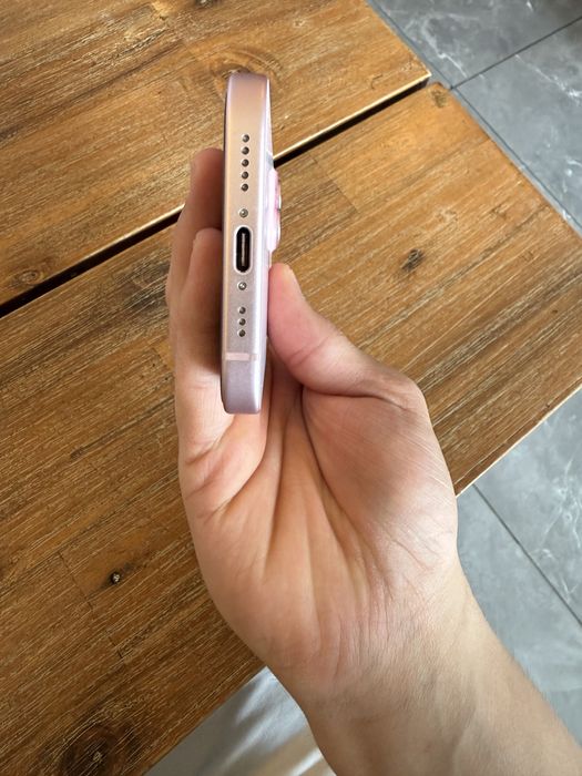 Vand iphone 15 simplu 128gb