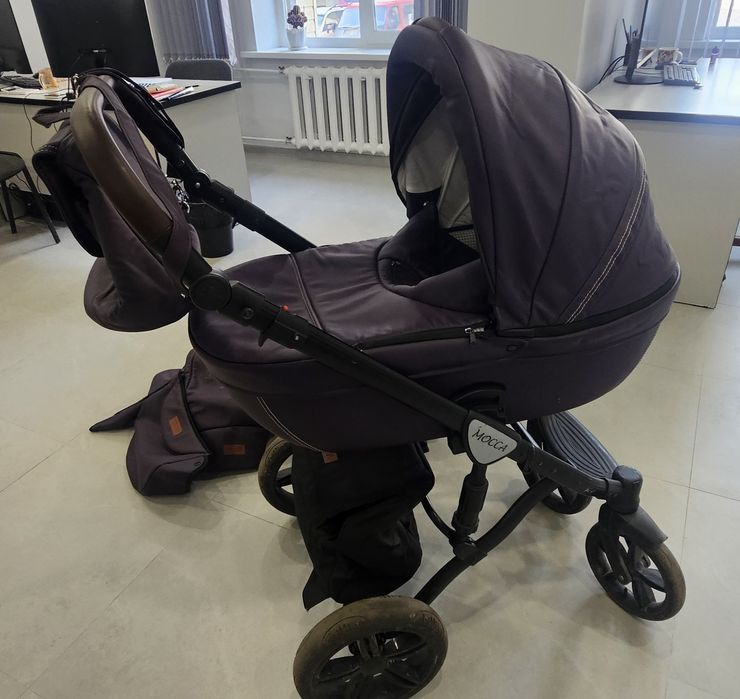 Коляска всесозонная.