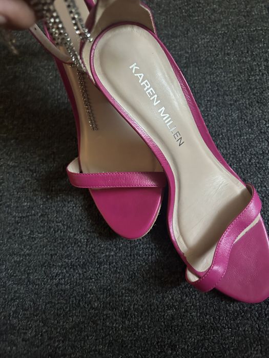 Sandale foarte frumoase petrecere noi ne folosite