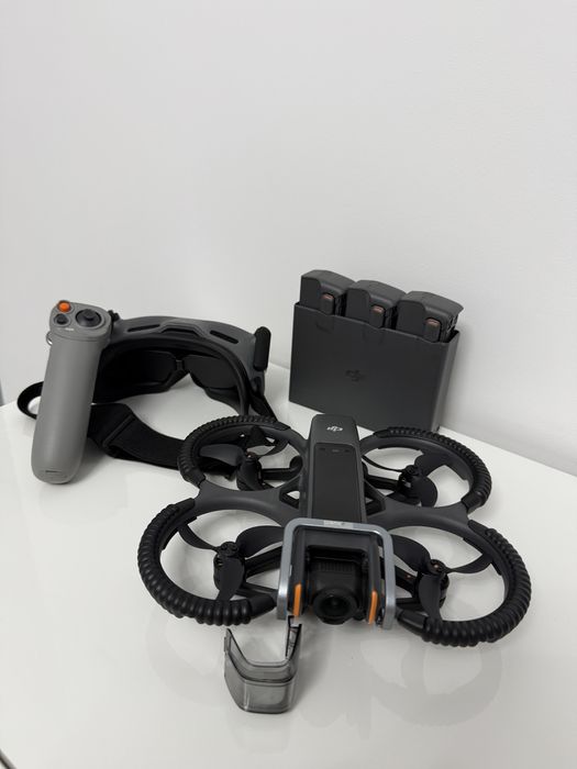 Drona dji avata 2 fly more combo