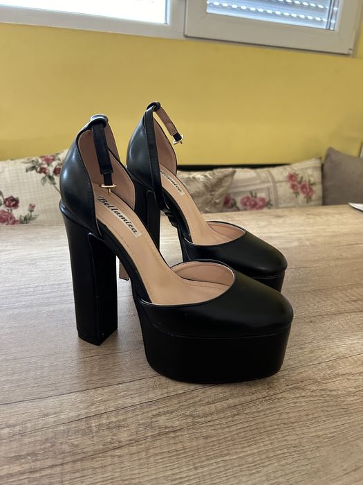 Обувки на ток