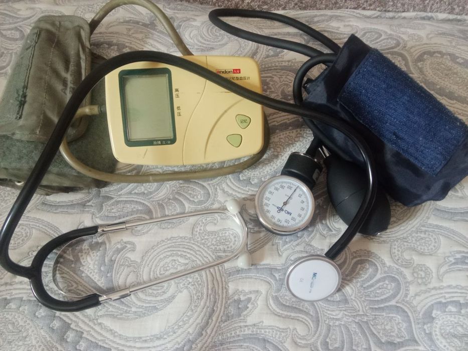 Продаются танометры.