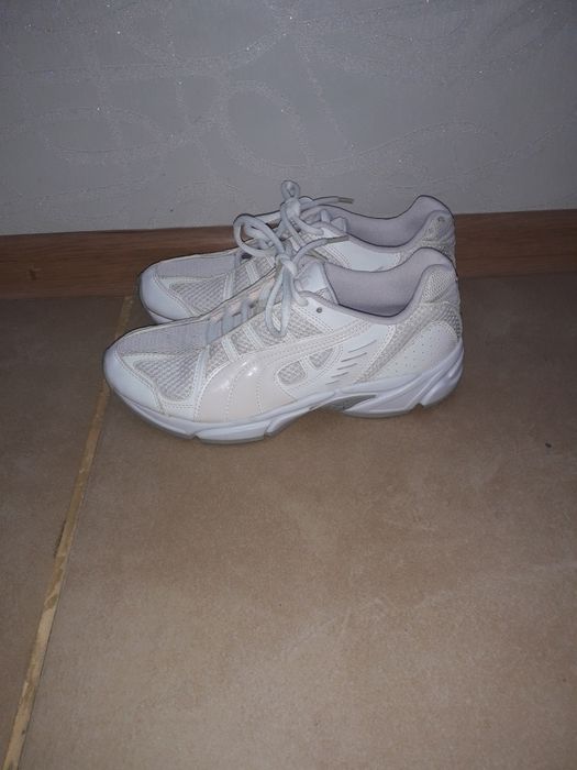 Женские фирменные кроссовки Puma размер 37