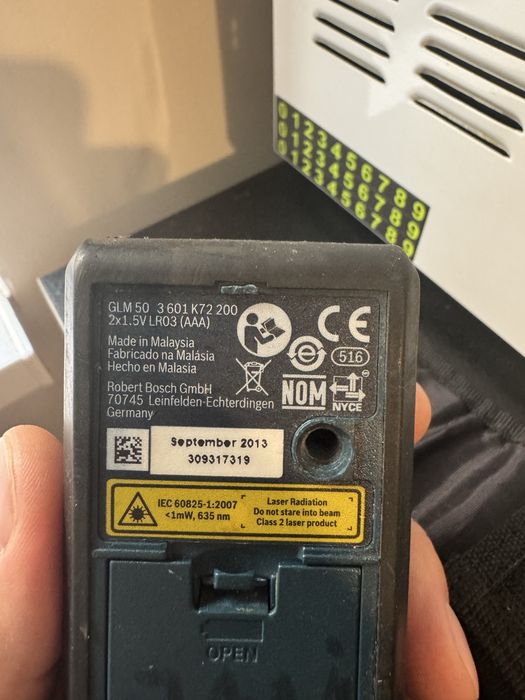Vând telemetru laser Bosch GLM 50 Professional, ideal pentru măsurători rapide și precise în construcții, amenajări sau uz casnic.