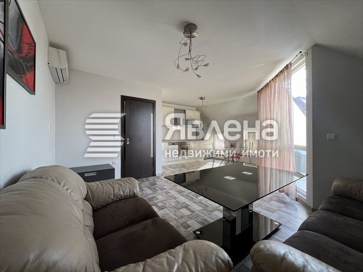 Дава се под наем Тристаен апартамент в Варна, Колхозен пазар - 74 кв.м за 511 € - Снимка #1