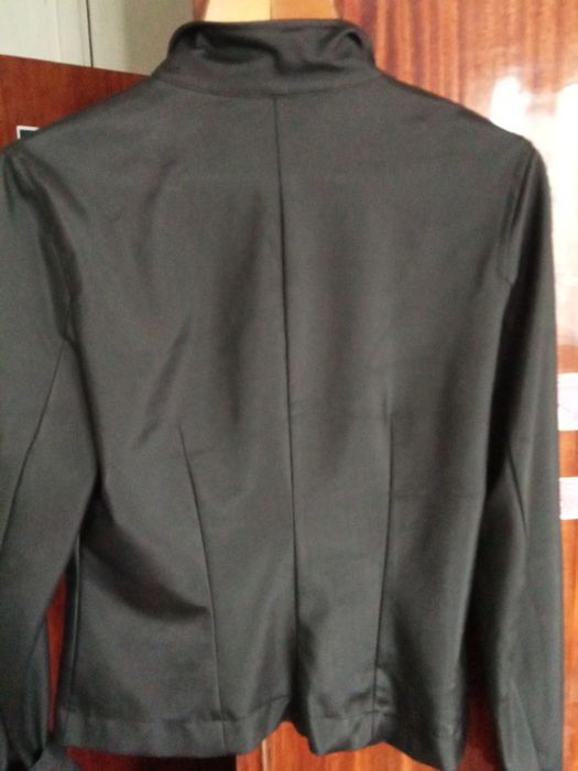Продам пиджак женский.