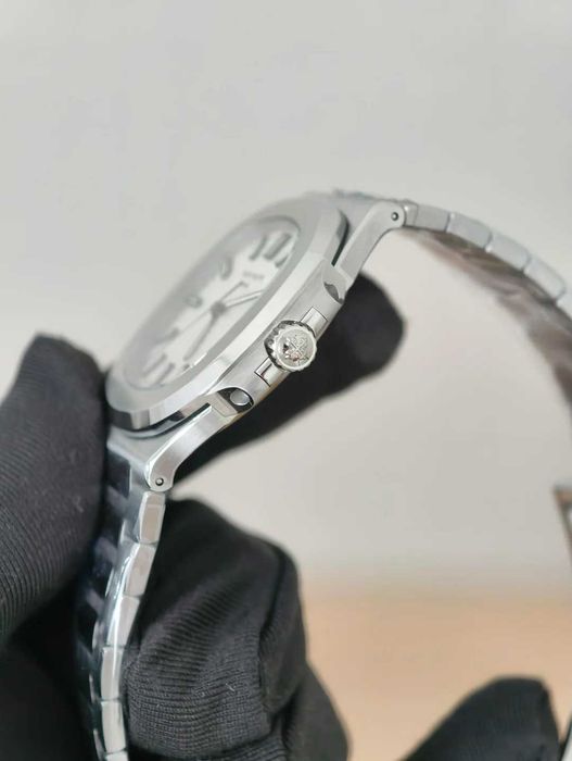 patek philippe nautilus бял циферблат