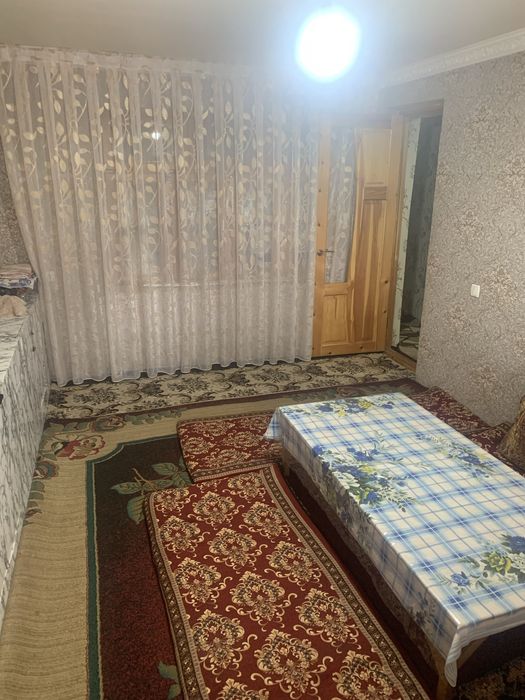 Uy sotiladi 2 xonali 3 xona qilingan Qo’shimchalari bor