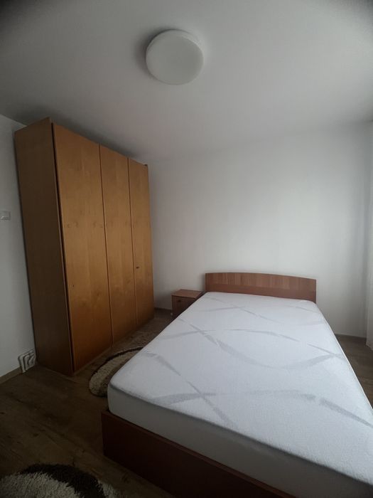 Inchiriez apartament