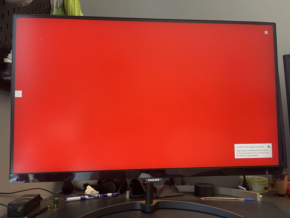 Monitor4k led ips 27 inch philips cu defect in colt 3840x2160