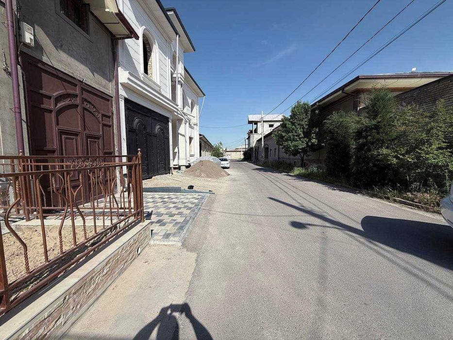 СРОЧНО !! Продается участок в Яшнабаде 12 соток 5 комнат