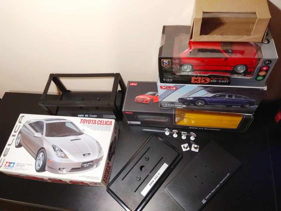 BMW e30 M3 1:24. Празни,рекламни кутии и поставки 1:24 БМВ и 1:43