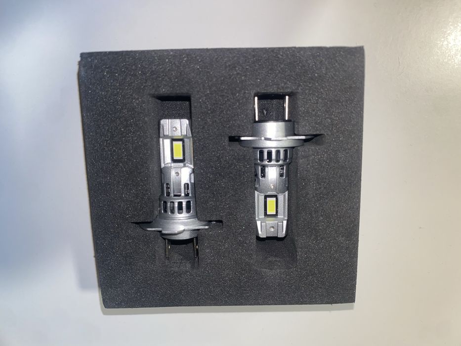 Lumina led de masina