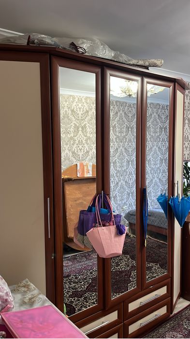 Продам спальный гарнитур