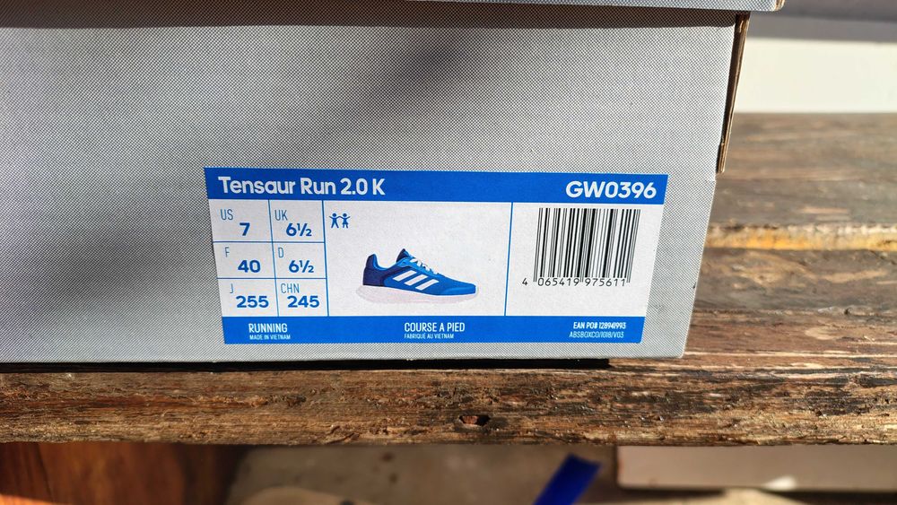 Маратонки, кецове adidas номер 40, стелка  25.5см+ падарък