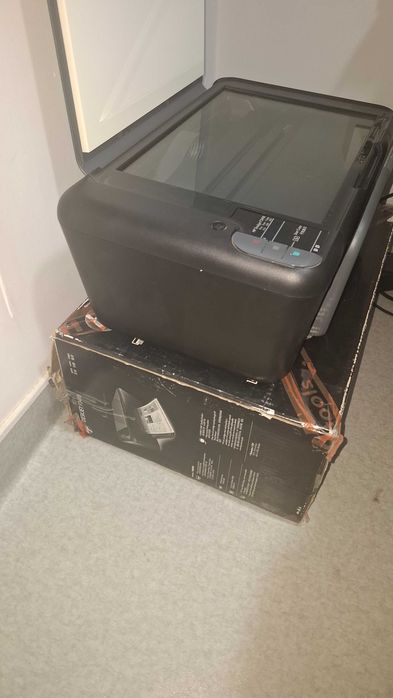 HP Deskjet F2418 printer rangli