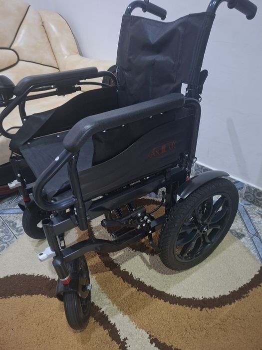 Vând căruț electric pentru persoane cu dizabilitati