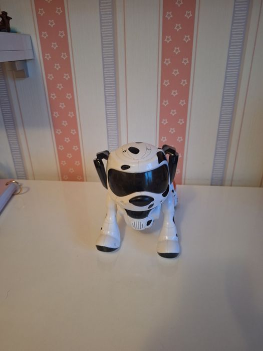 Интерактивно куче робот