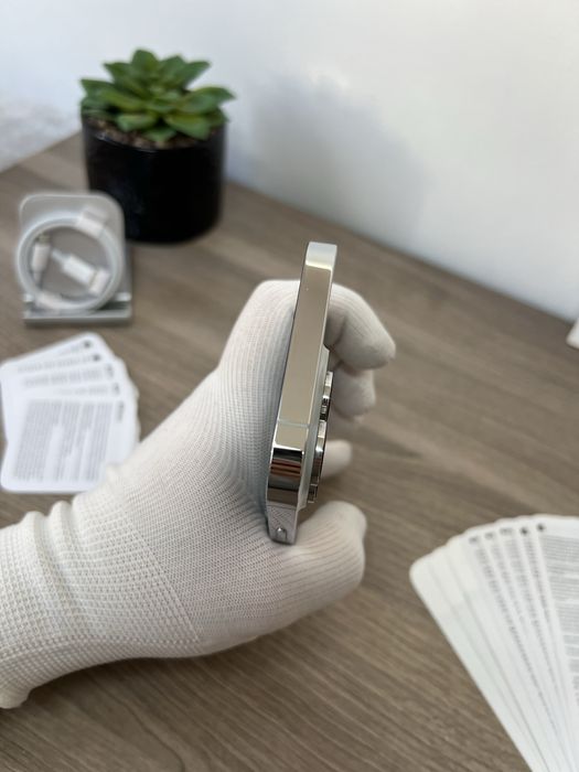 iPhone 14 Pro, на части - корпус, дисплей, батерия, камера и др.