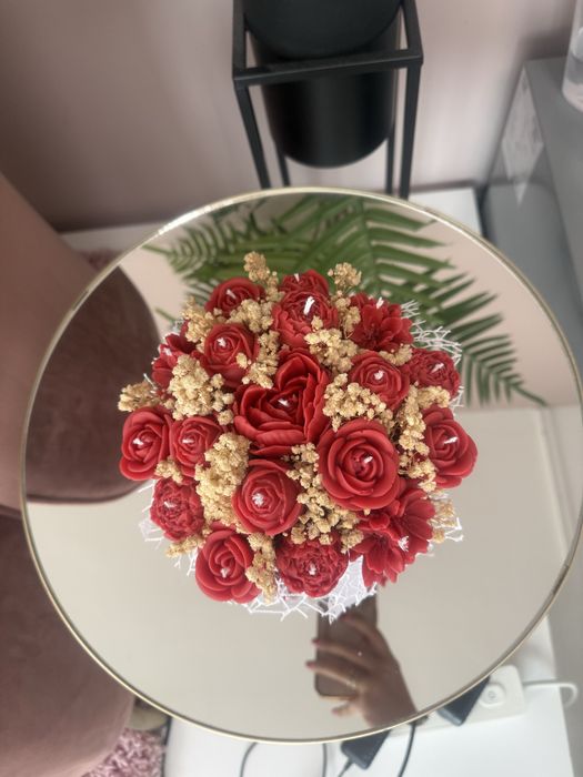 Перфектен подарък за жена букет от свещи изработени ръчно