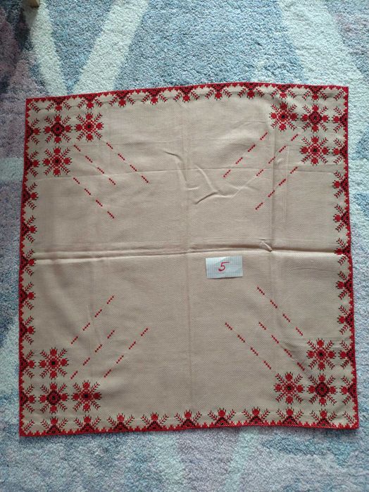 Ръчно бродирани карета на панама