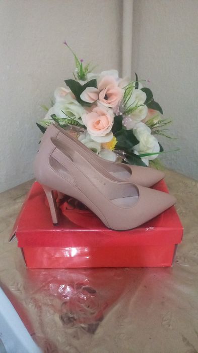 Tufli kablok srochna sotiladi