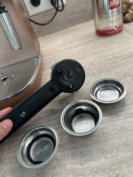 Кафемашина DeLonghi Distinta ECI341.BZ