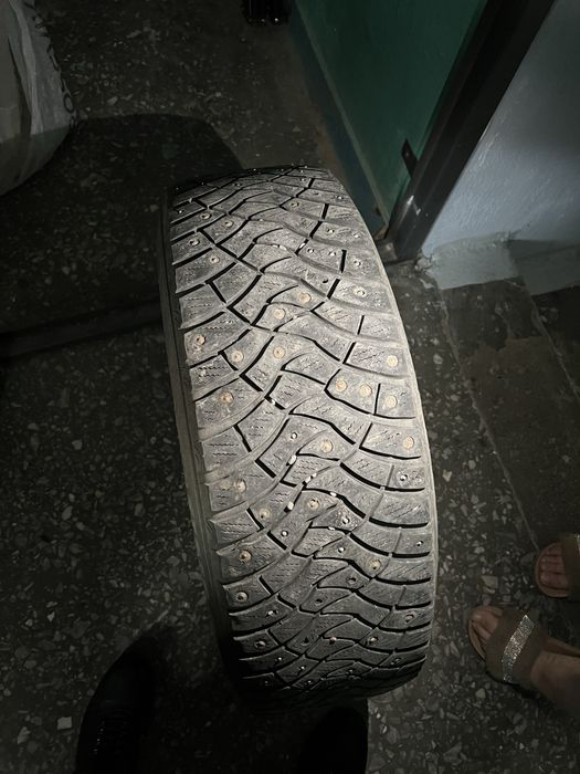 Зимние шины 215/60/17  комплект
